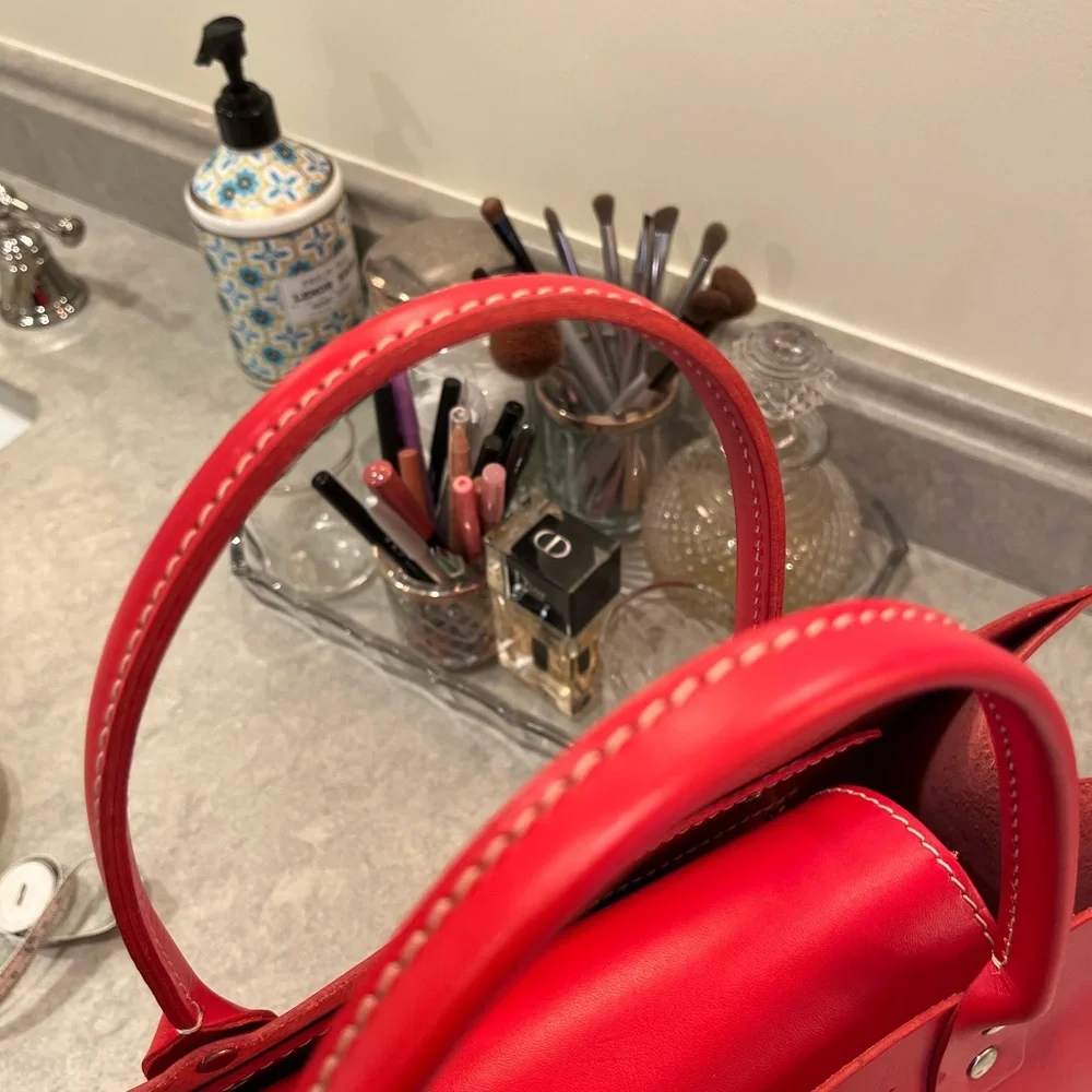 ❤️FINAL REDUCTION❤️. PRICE FIRM.
Vintage Kate Spade Handbag - Picture 12 of 14